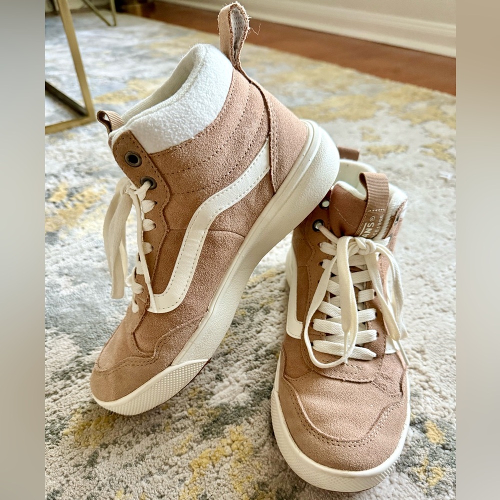 Vans Women’s Range Exp HI Vansguard 'Suede Sherpa Burro'